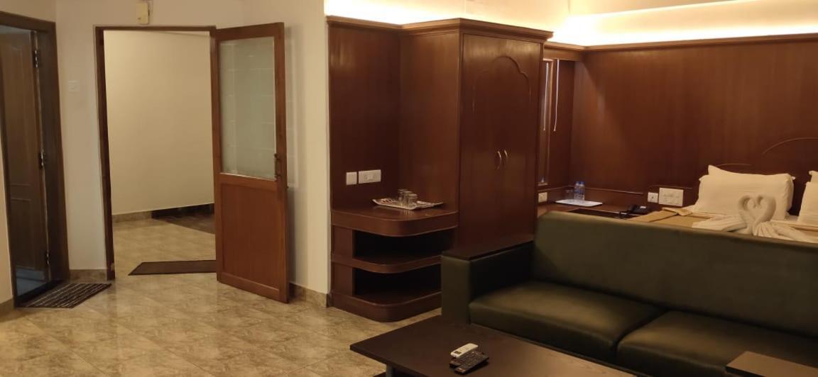 Hotel Sri Ram Residency Удупі Екстер'єр фото